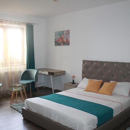 Studio Turquoise Victoria Bukarest Exteriör bild
